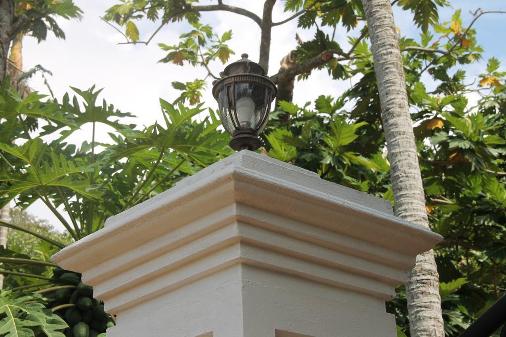 Siriniwasa Luxury Villa With Private Pool อินดูรูวา ภายนอก รูปภาพ