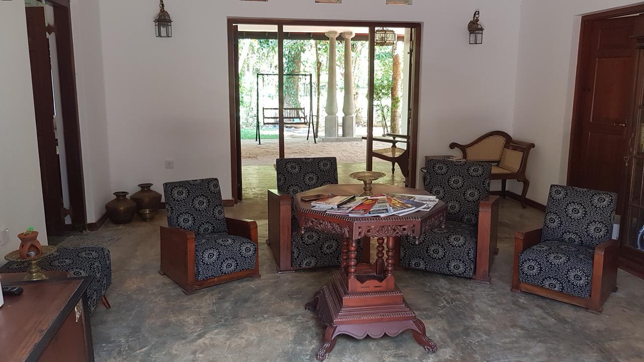 Siriniwasa Luxury Villa With Private Pool อินดูรูวา ภายนอก รูปภาพ