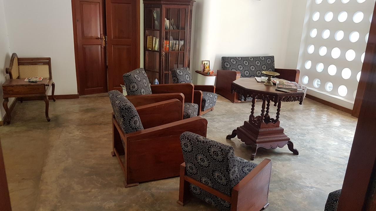 Siriniwasa Luxury Villa With Private Pool อินดูรูวา ภายนอก รูปภาพ