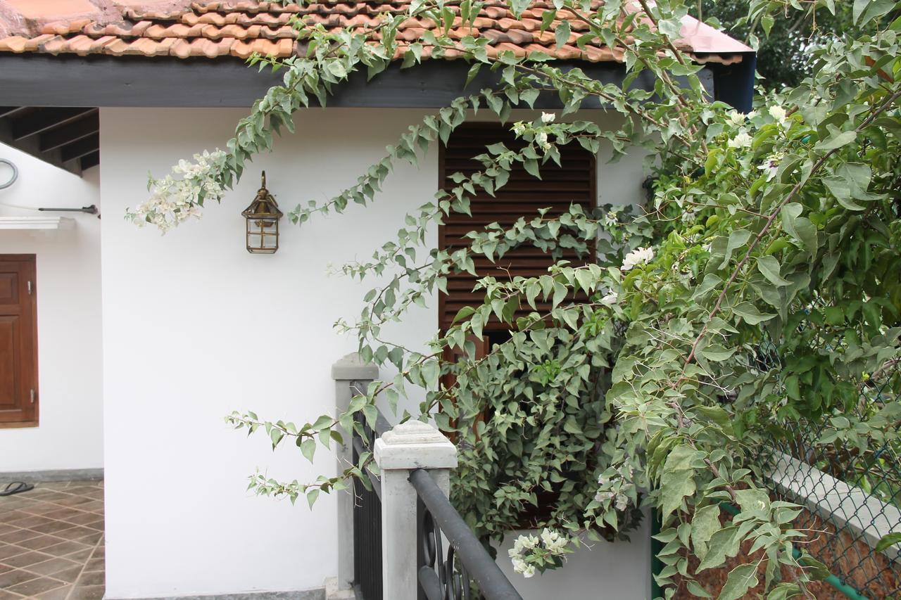 Siriniwasa Luxury Villa With Private Pool อินดูรูวา ภายนอก รูปภาพ